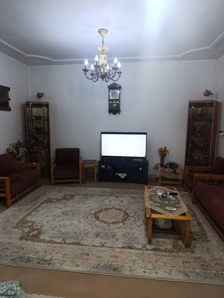 فروش واحد 3 بر ۱۱۰ متری،نبش شقایق ۱ (ویو بام سبز)
