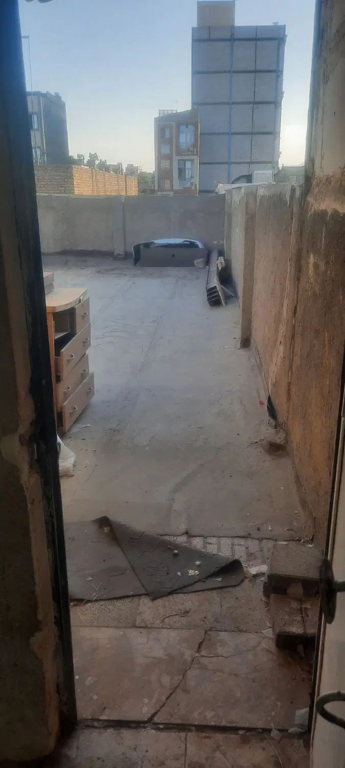 خانه ۲۵ متری با پشت بام اختصاصی