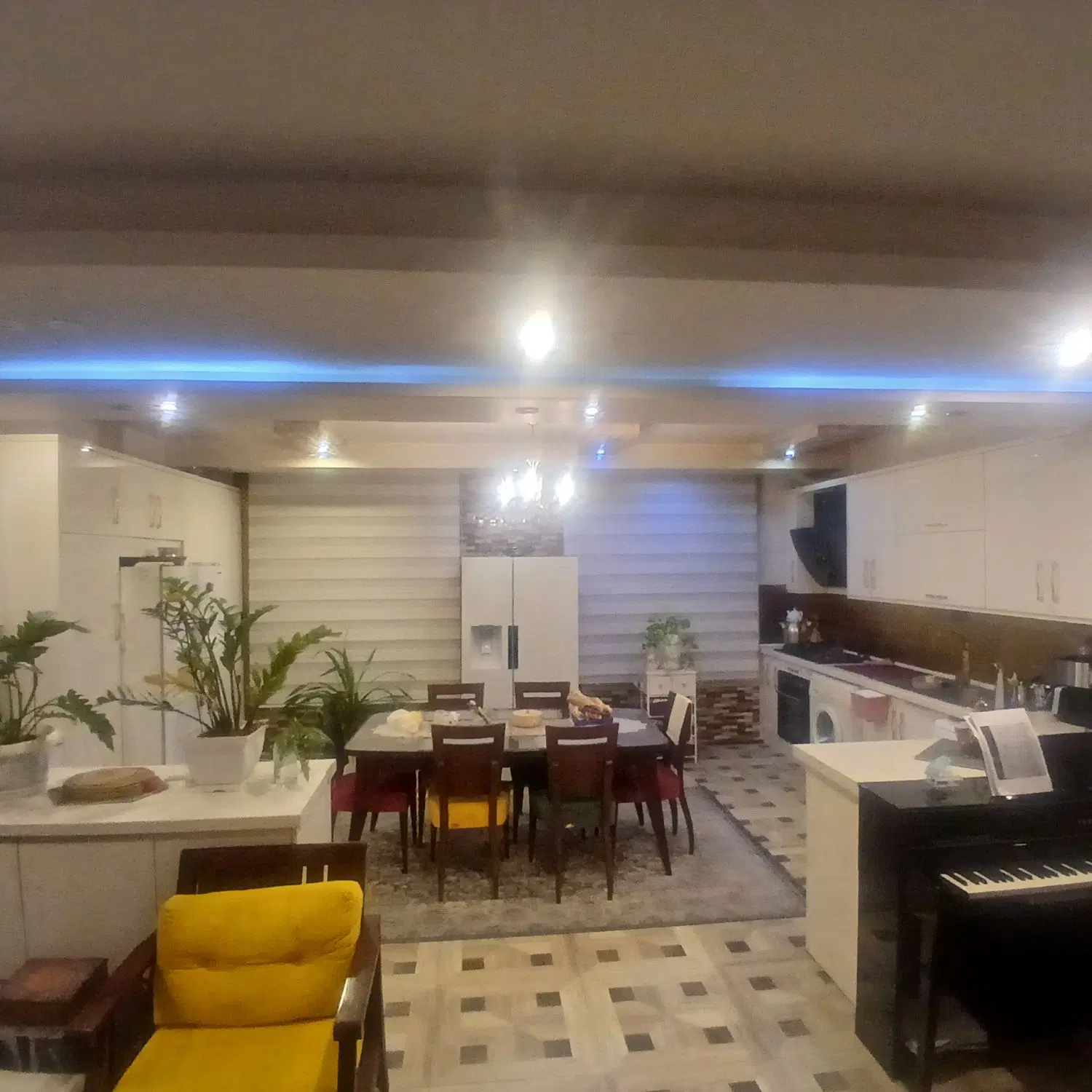 ۱۳۸ متر تک واحدی
