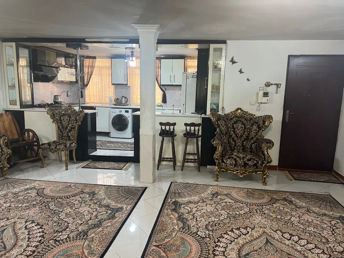 یک واحد مسکونی ۹۰ متری