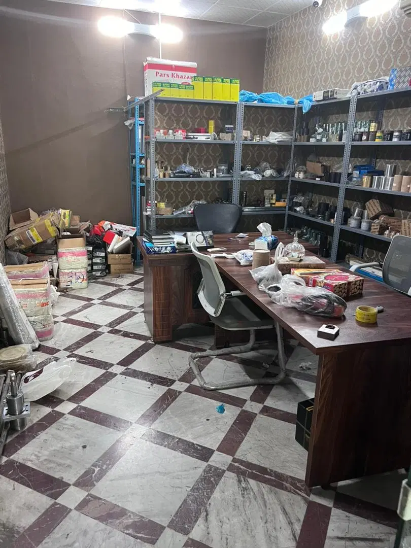 مغازه ۱۸متری