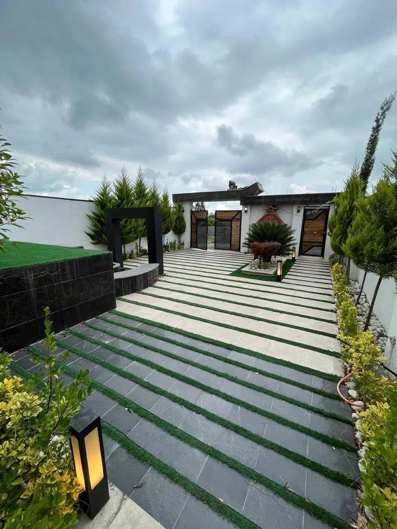 عمارت ویلایی ۵۰۰ متری چهار خواب استخردار