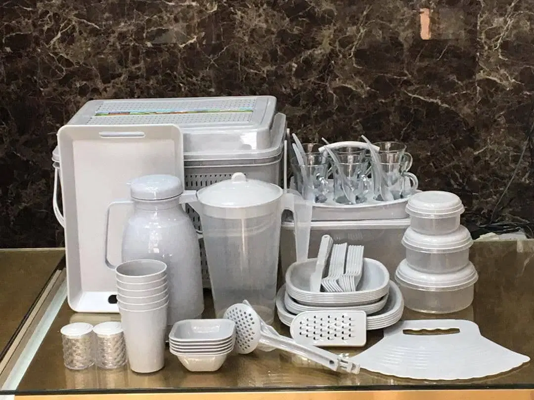 اجاره مغازه با خرید مقداری کم جنس پلاسکویی