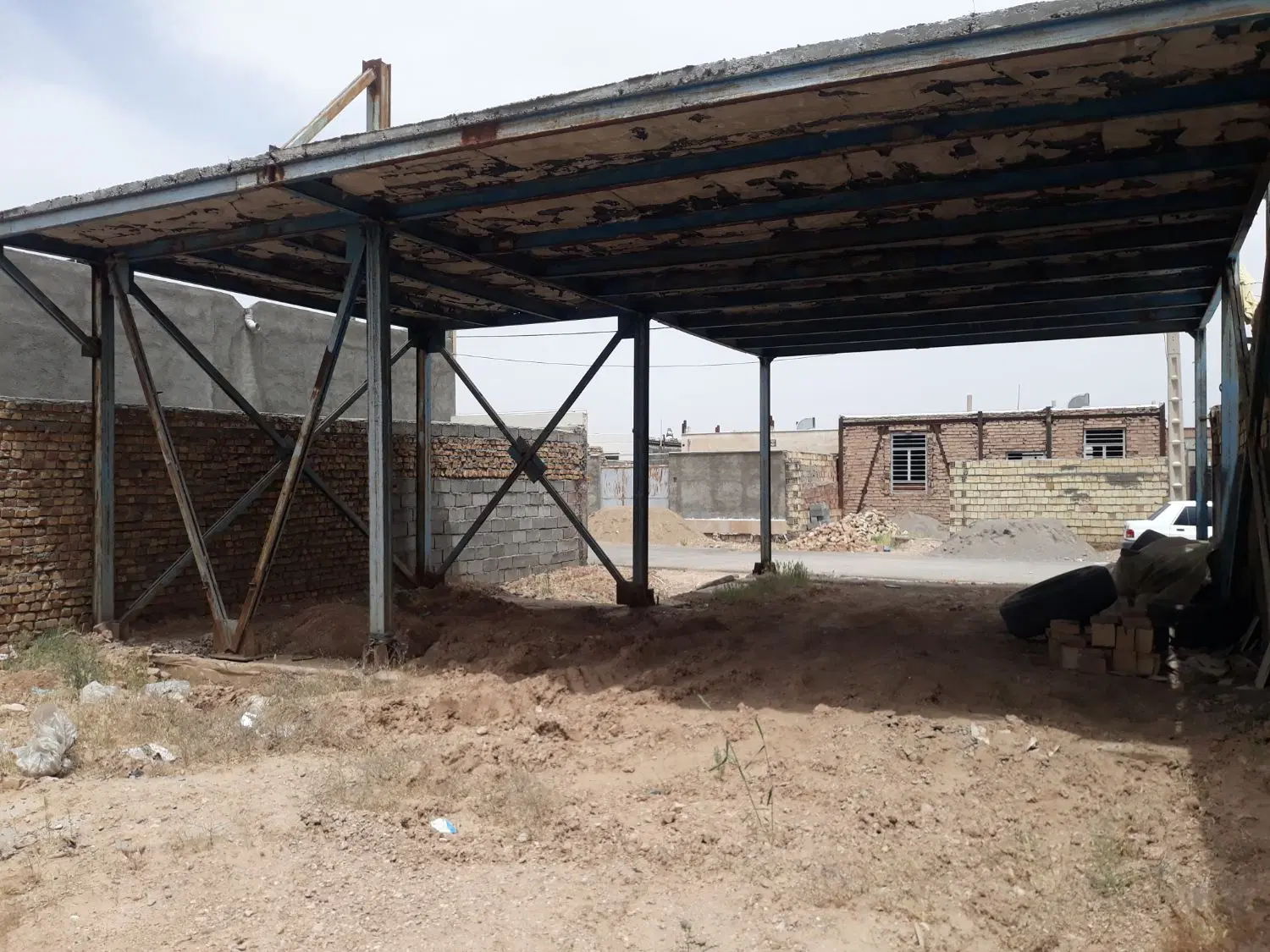 زمین درحال ساخت