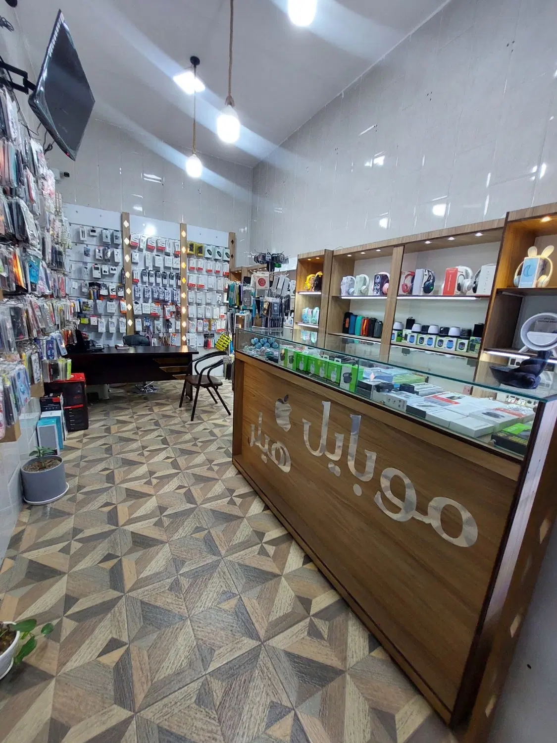 واگذاری مغازه موبایلی زیر قیمت فاکتور