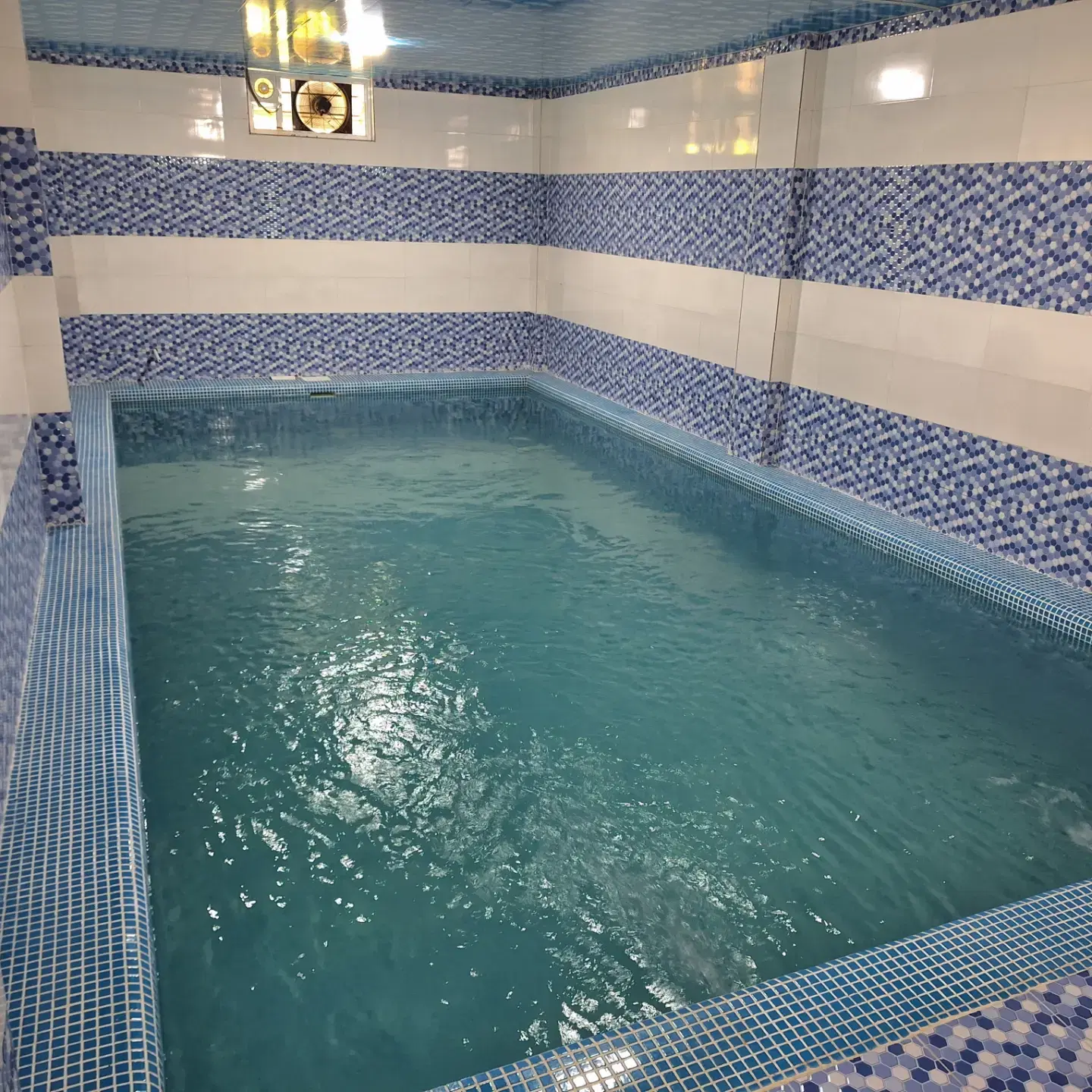 ویلا استخردار دربست