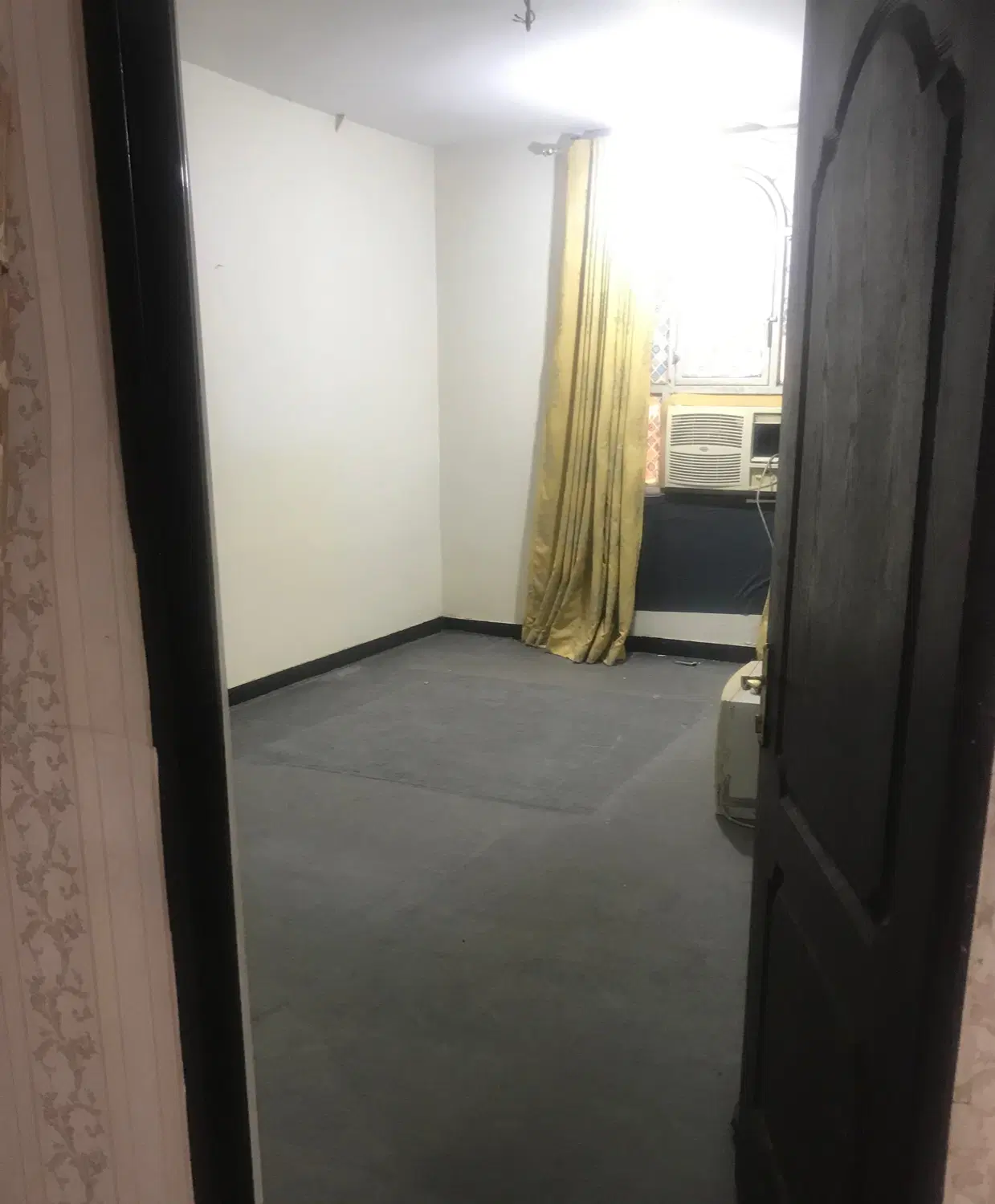 خانه ویلایی برای مدرسه ، آموزشگاه و انبار