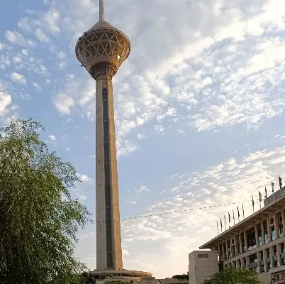 مغازه تجاری بر بلوار اصلی