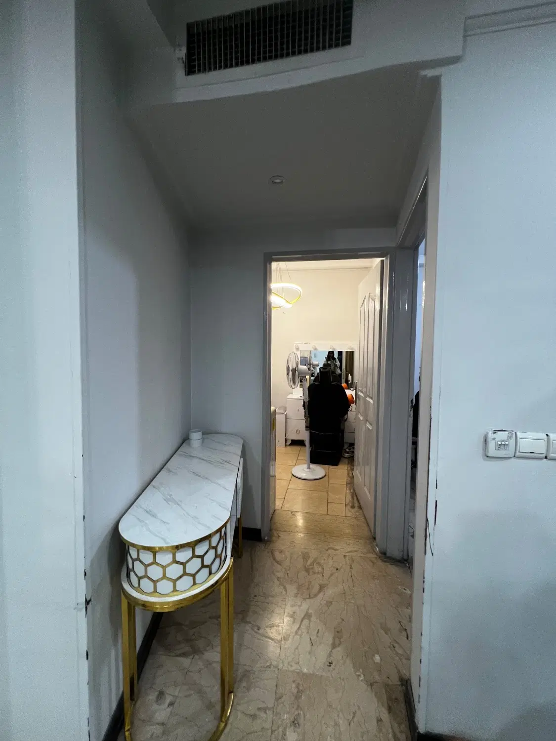 130متر - 3 خواب  فول امکانات موقعیت اداری براشرفی