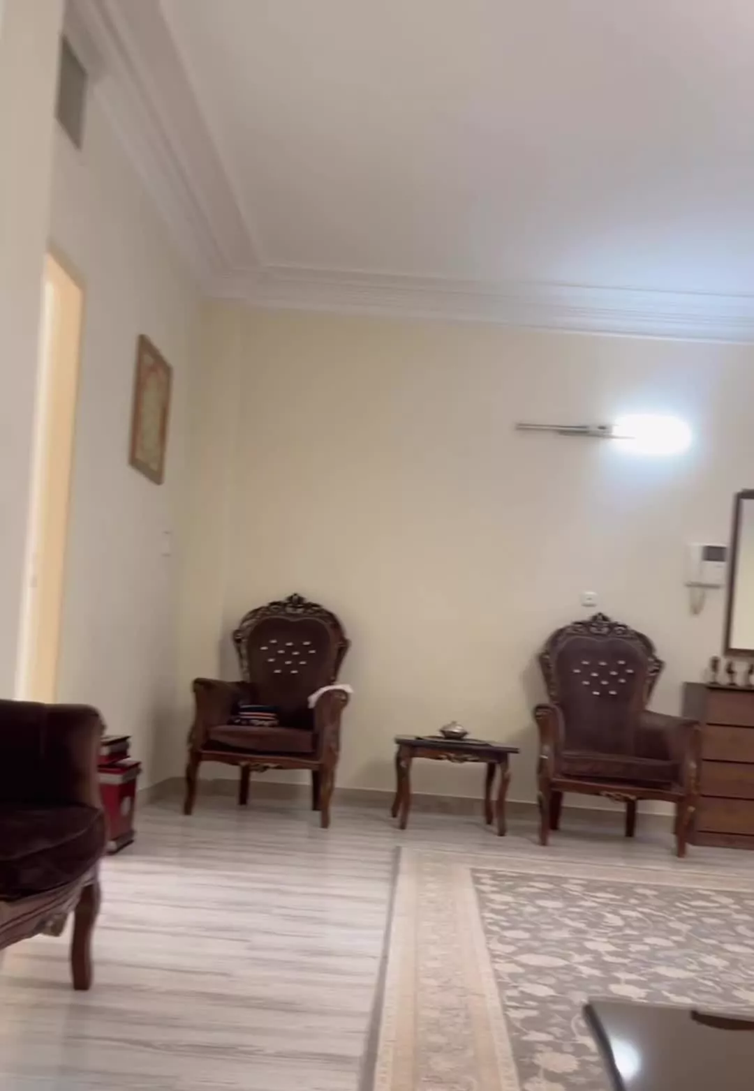 ۹۰ متر دو خواب شهرک گلستان ( دریاچه ) غرق نور