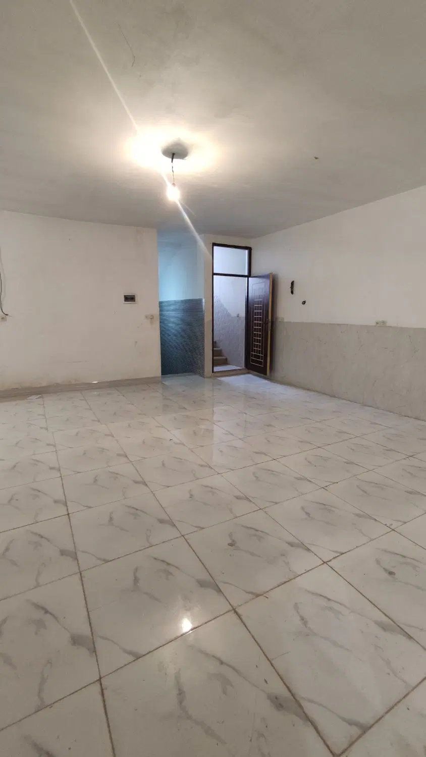 زیر زمین دربست استقلال