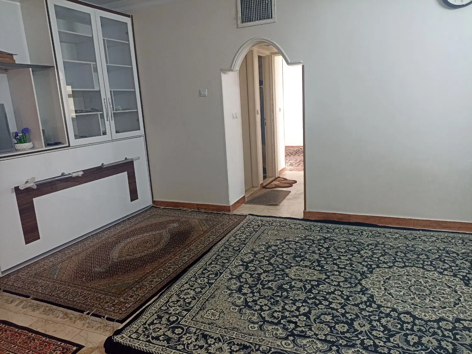 مجیدیه جنوبی طبقه دو ۶۳ متر ۲ خوابه پارکینگ دار