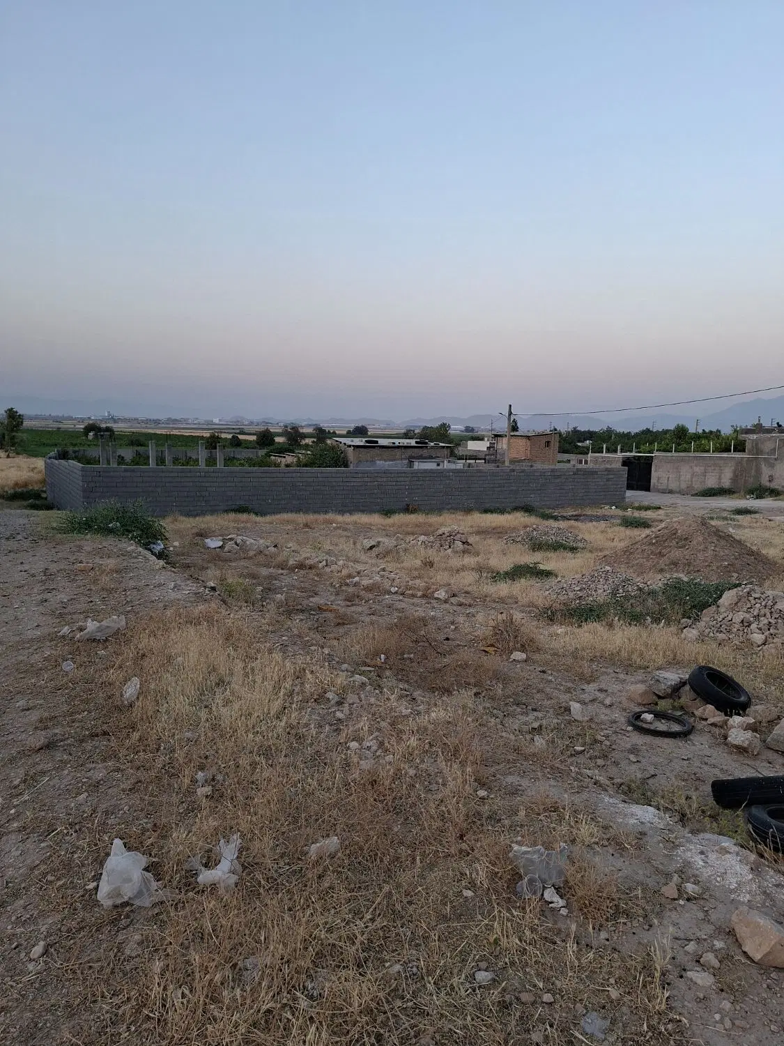 زمین 300متری