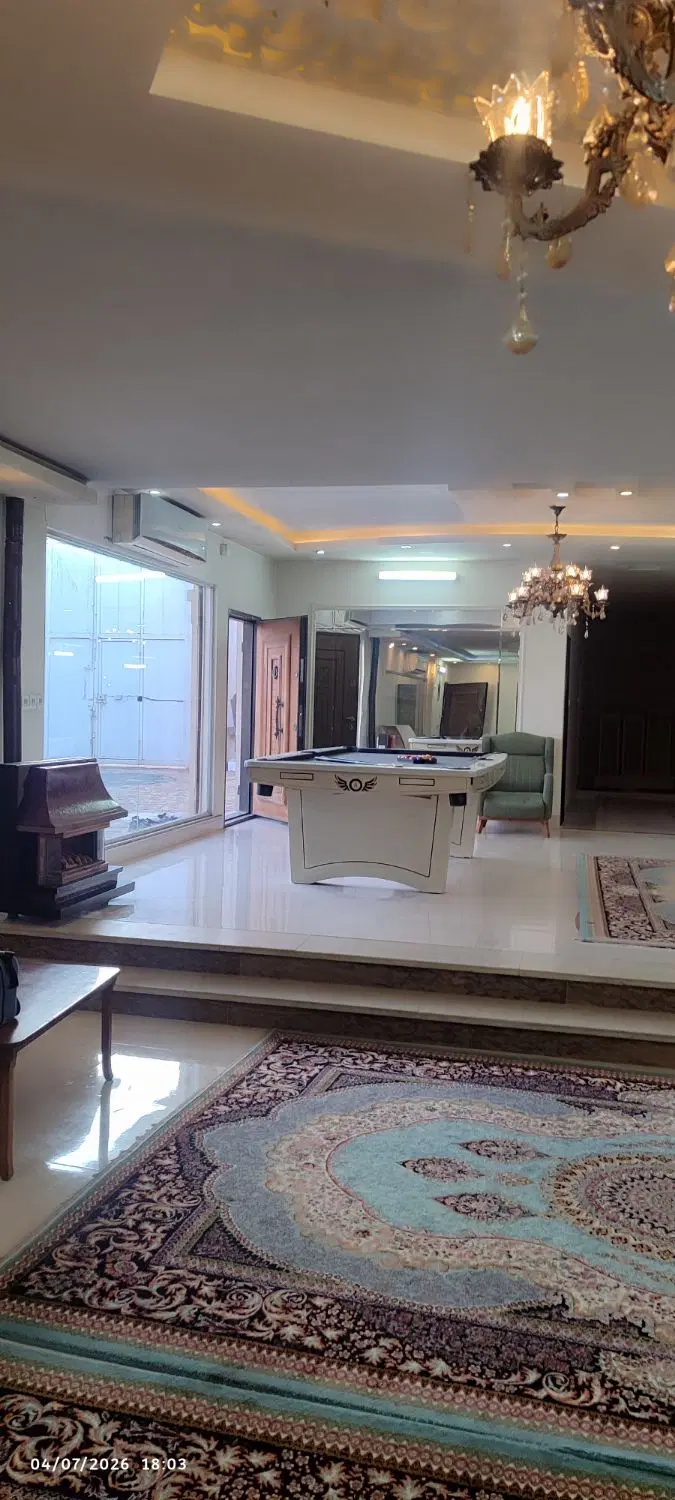 باغ استخر دار ساعتی