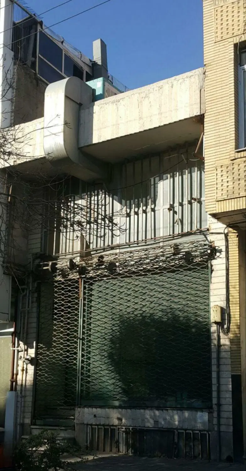 مغازه، ۲۲۰ مترمربع، خیابان آزادی