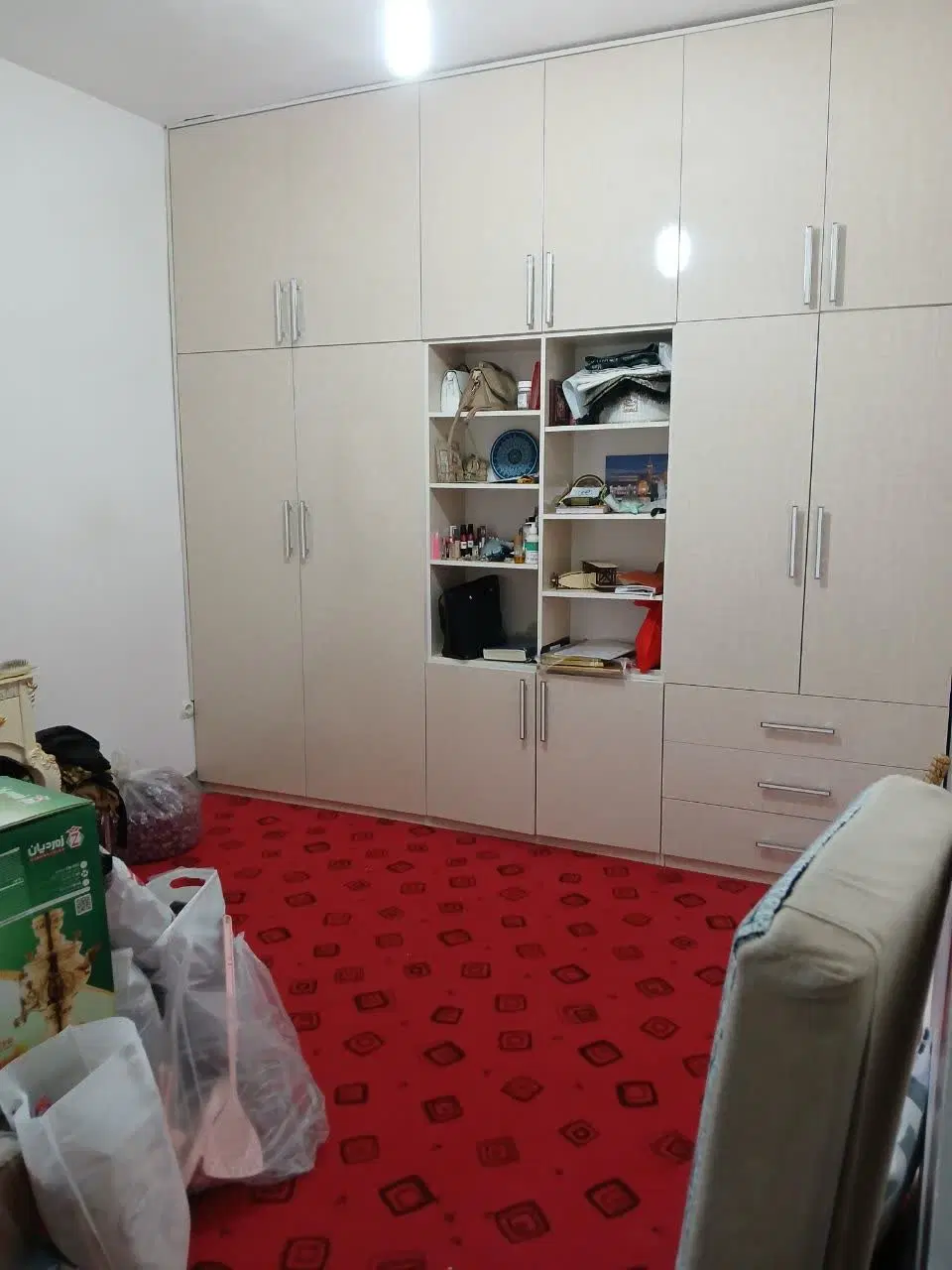 منزل اجاره ای مهر شهر حاشیه خیابان همت