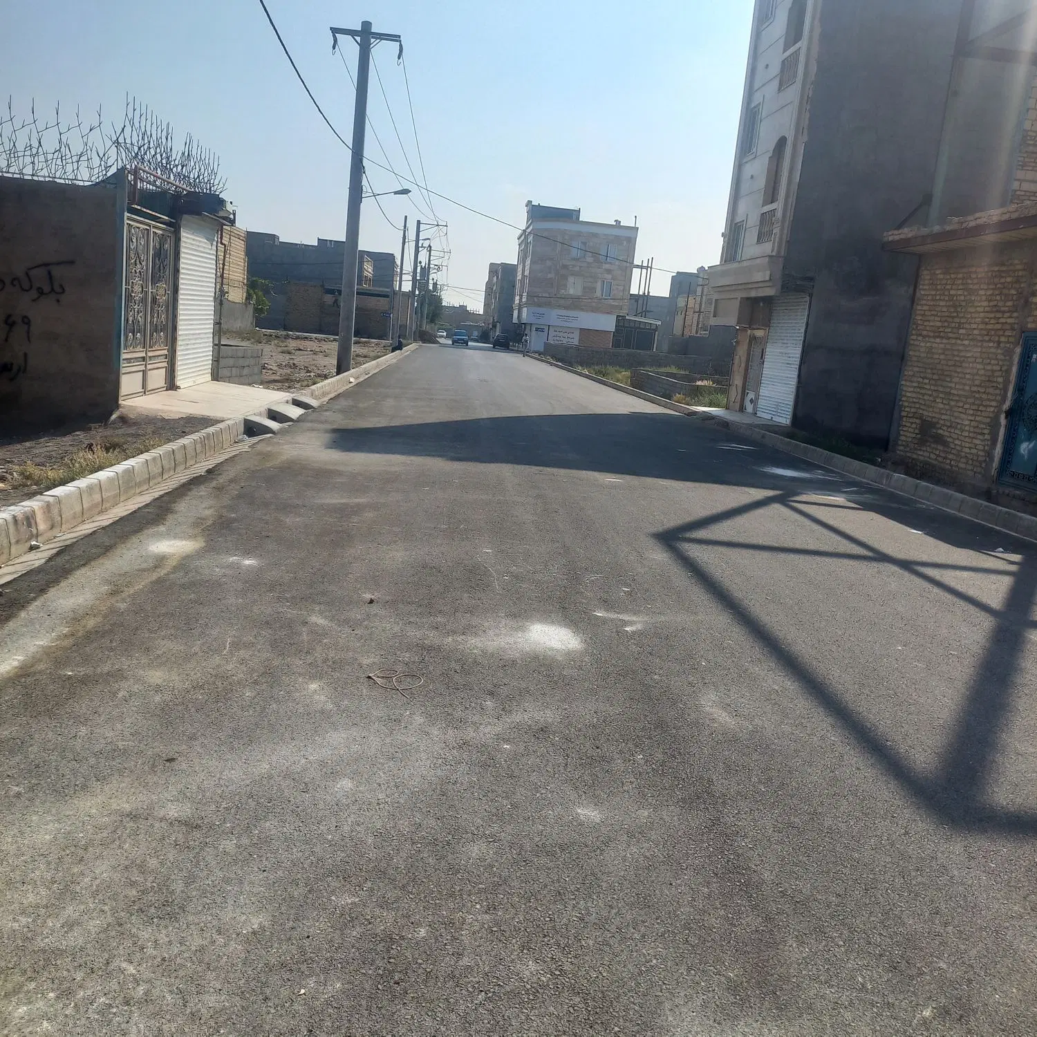 طبقه همکف ۸۰ متری داخل میلان ۱۲ متری