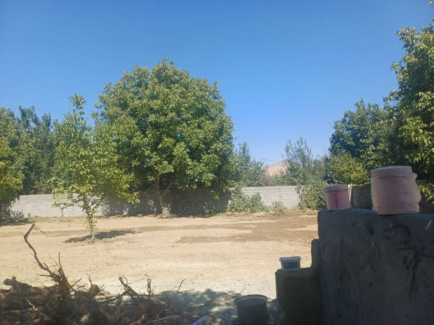 زمین ۱۱۰۰متری مناسب خدماتی