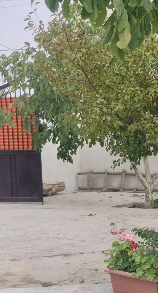 300 متر زمین بر خیابان حر شهرکرد
