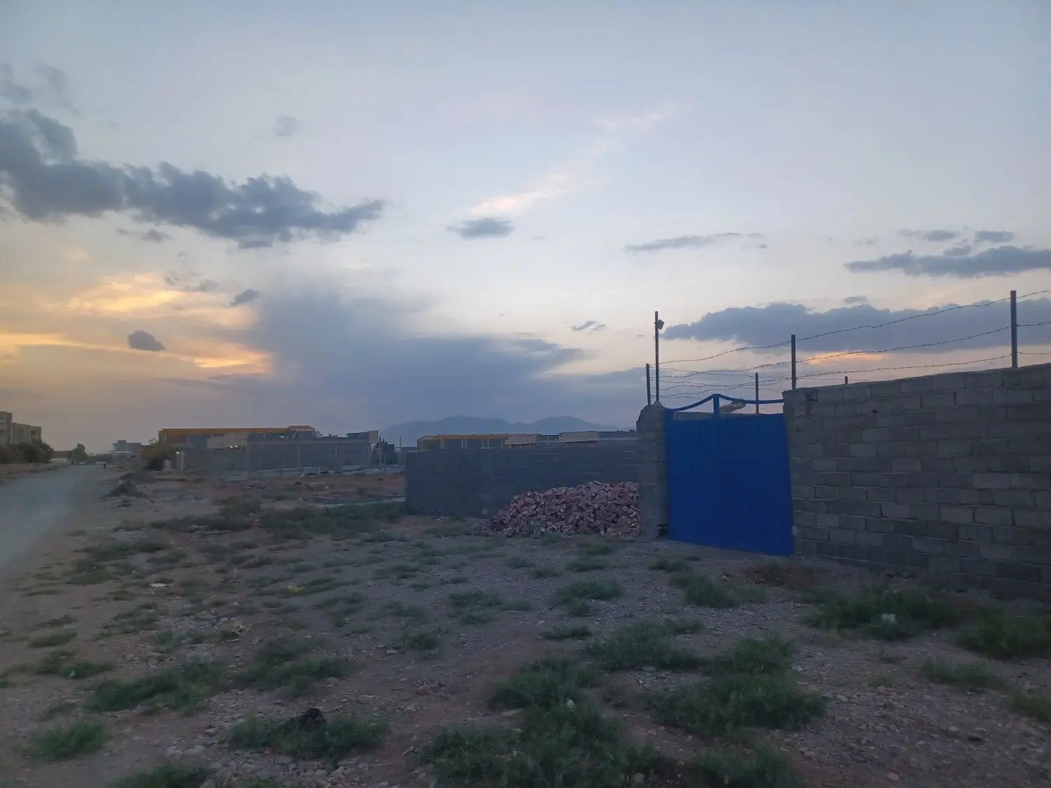 زمین تجاری مسکونی