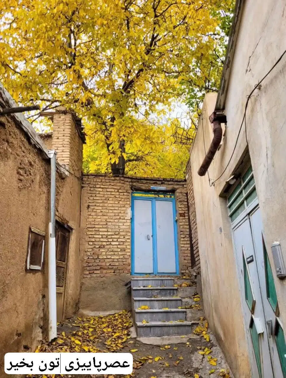 دفترکار هنرستان یک اتاق