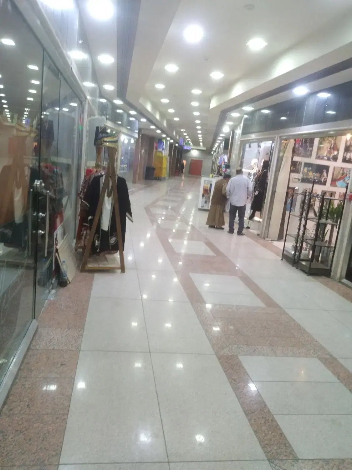 مغازه حدود۲۰متر