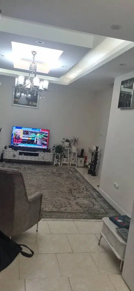 اجاره آپارتمان شیک  طبقه دوم در زمرد ۸