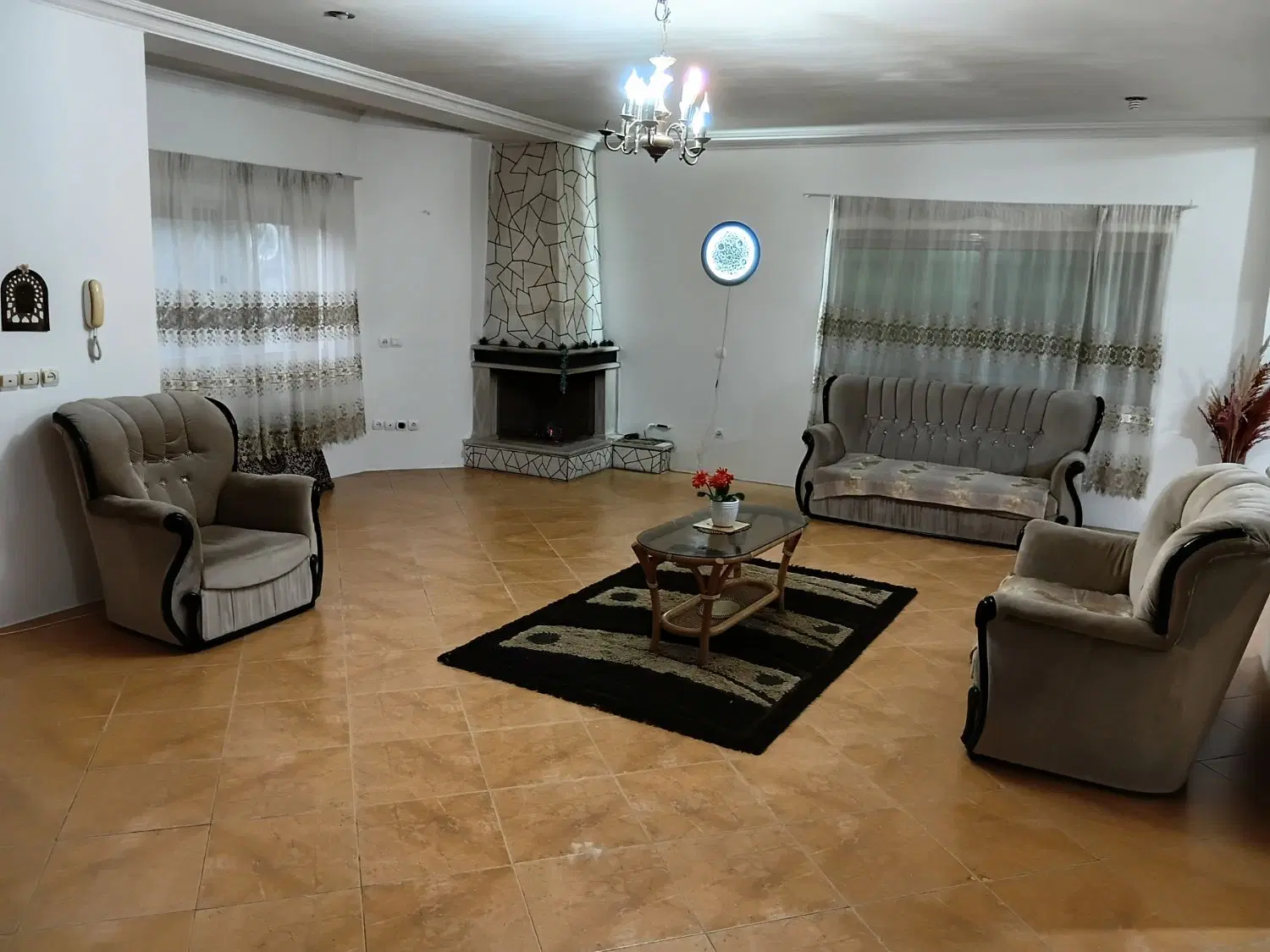 دو خوابه نیمه دربست همکف ۱۲۰ متری