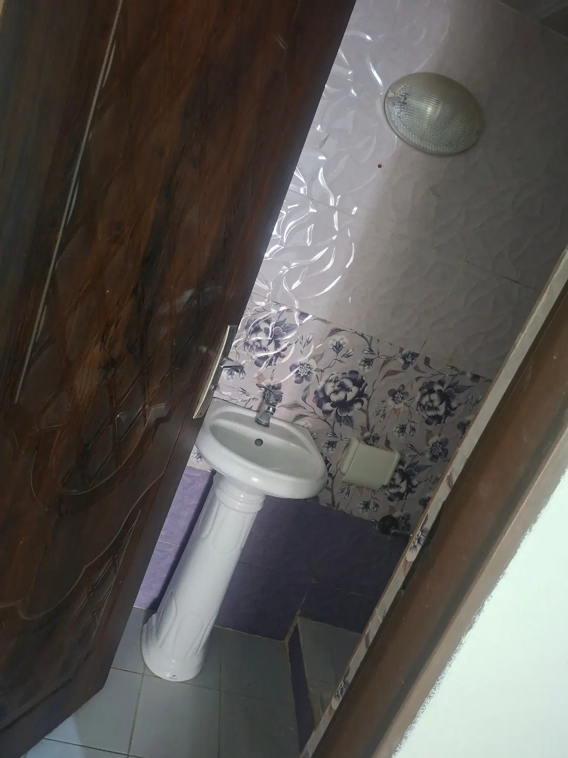 رهن و اجاره یک طبقه آپارتمان توس ۶۵