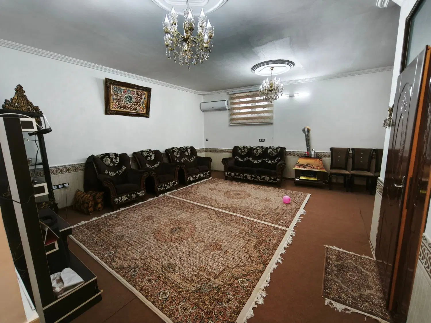 یکباب حیاط مسکونی ۲طبقه