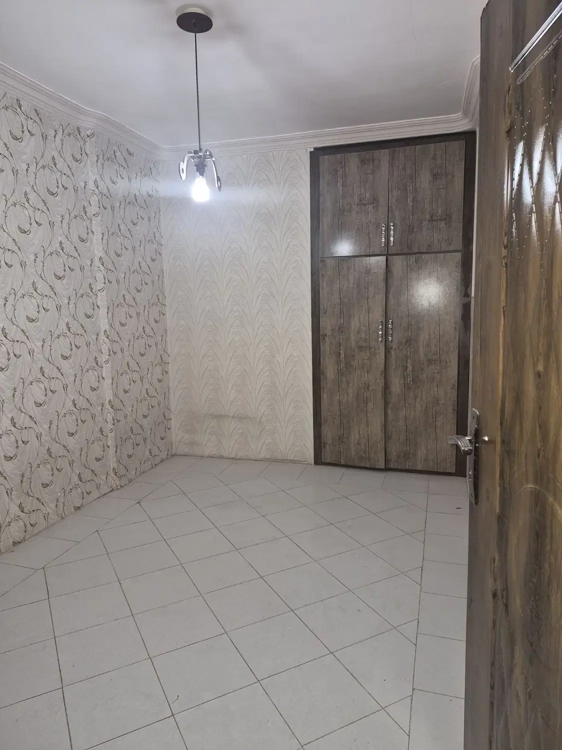 آپارتمان 90 متری خیابان دانشگاه