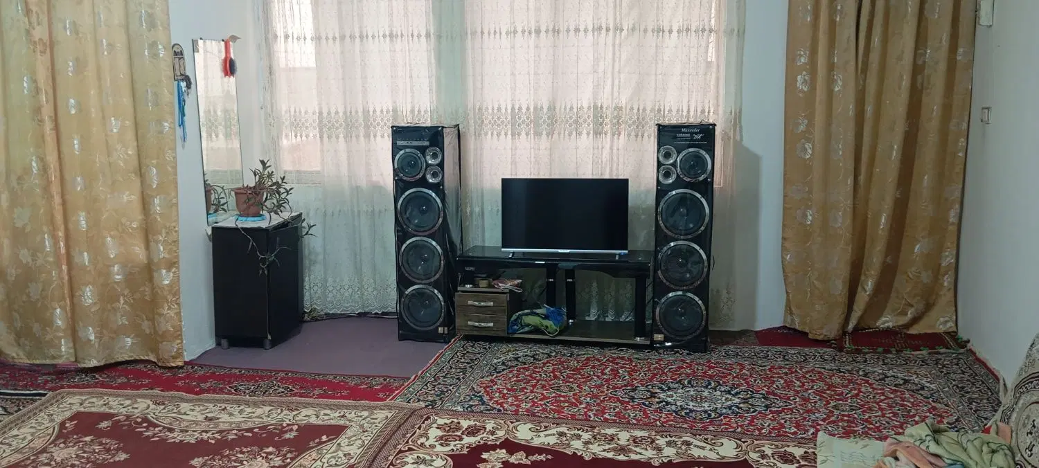 خانه دوطبقه تمیز راه جدایه حیاط دار