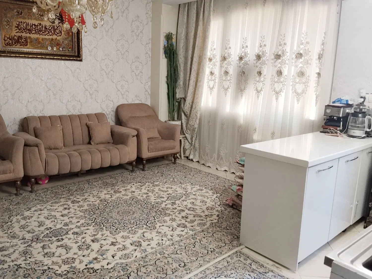 واحد ۴۵متری با انباری فریدون احمدی