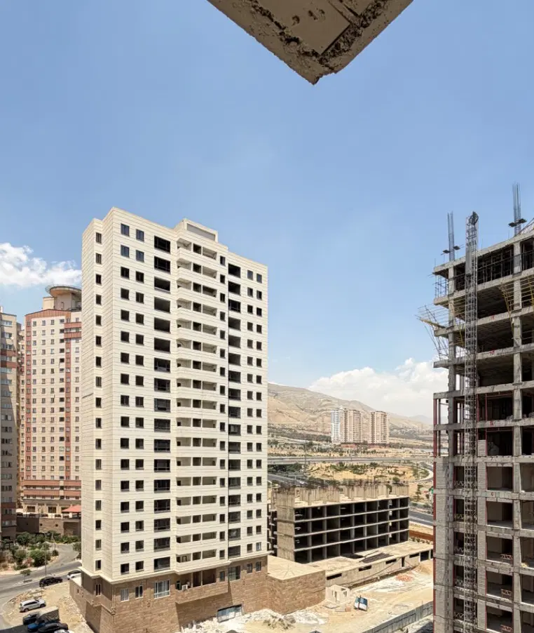 فروش واحد ۱۳۱متری ۳خواب احرار میدان دریاچه فول