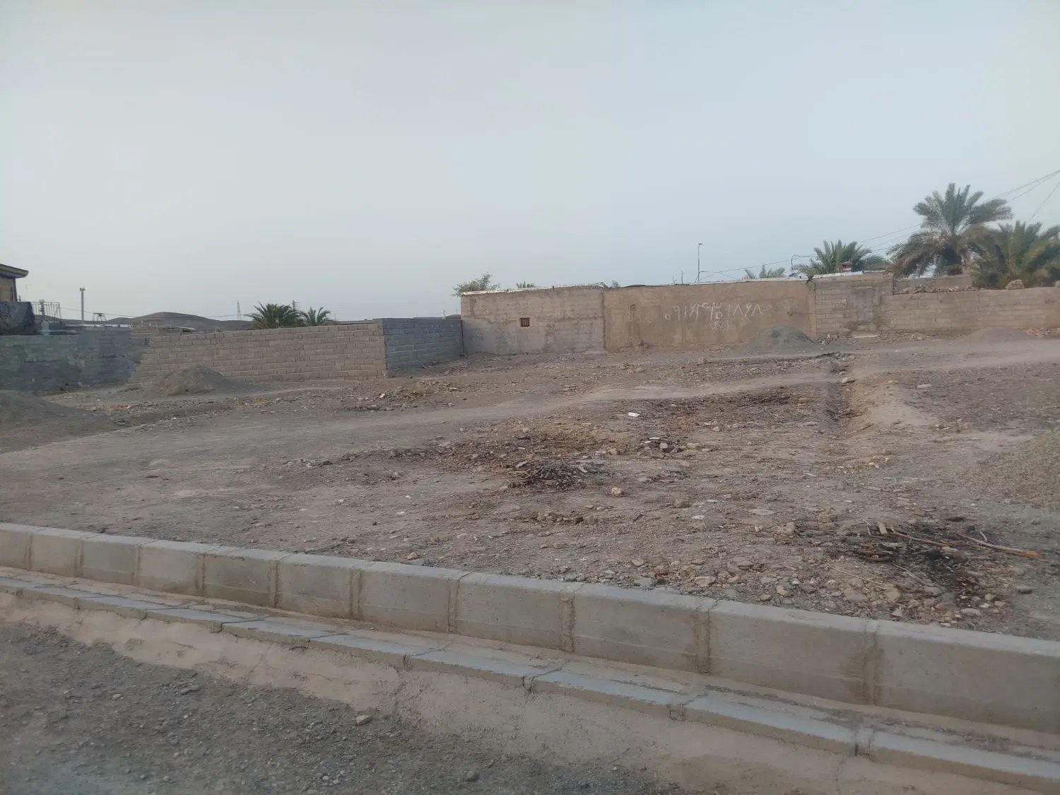 زمین فروشی محمدان