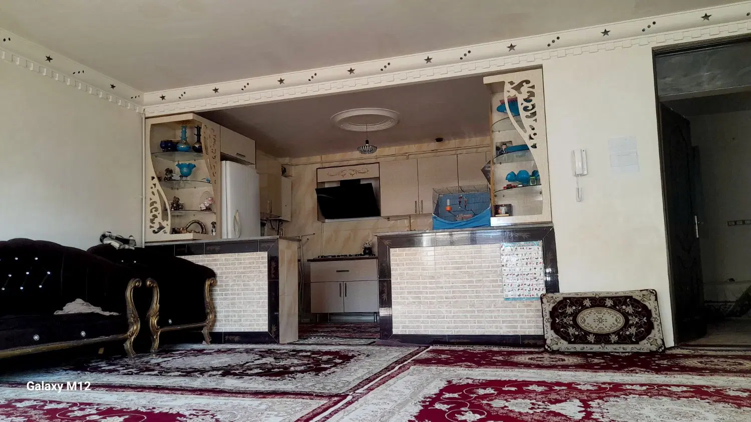 خانه اول شهرک روبه روی قلیان