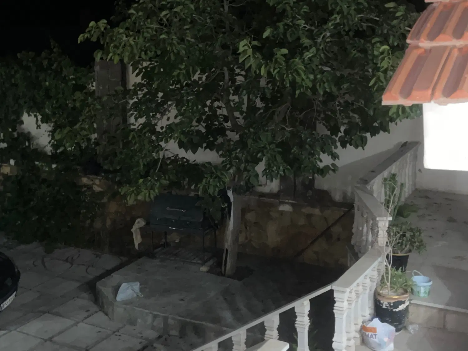 ۶۰۰ م تجاری مسکونی حاشیه وکیل آباد