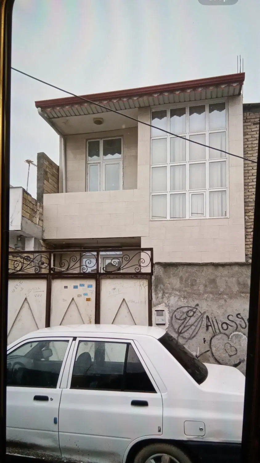 خانه دو طبقه در زمین صفری