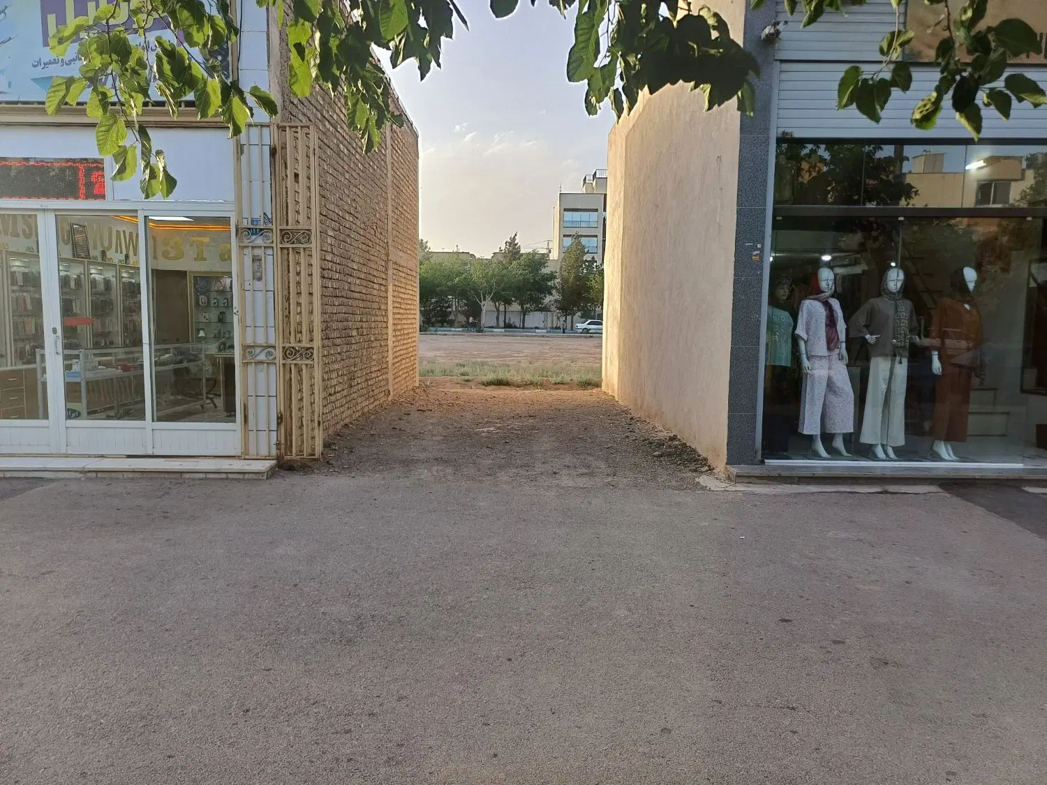 تجاری ۴۰ متری بر بلوار اصلی کوثر
