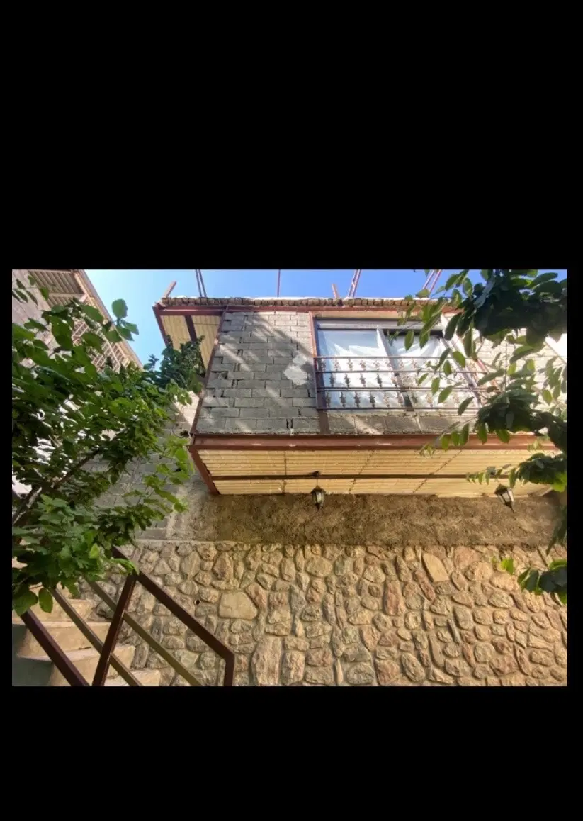 200 متر باغچه با بنا