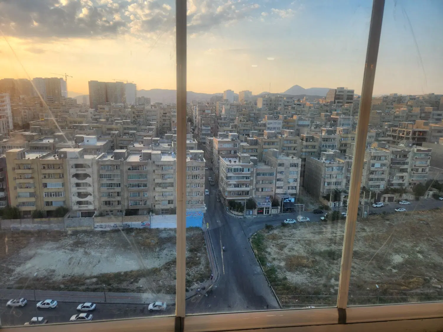 ۱۰۰ متر، دوخوابه، مرزداران
