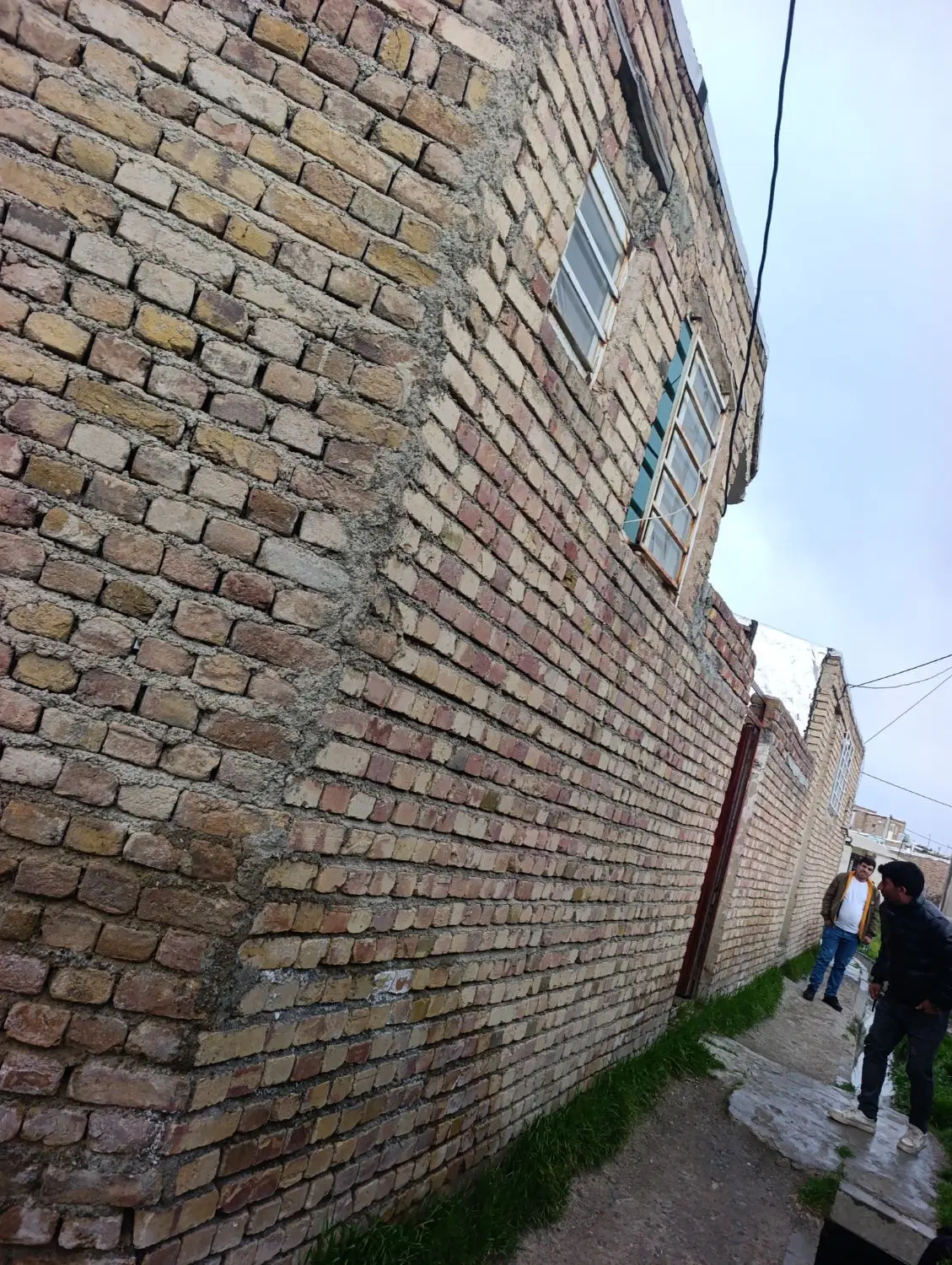 حیاط مسکونی خیابان رشادت