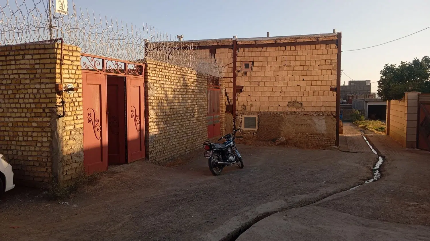 تجاری حاجی آباد