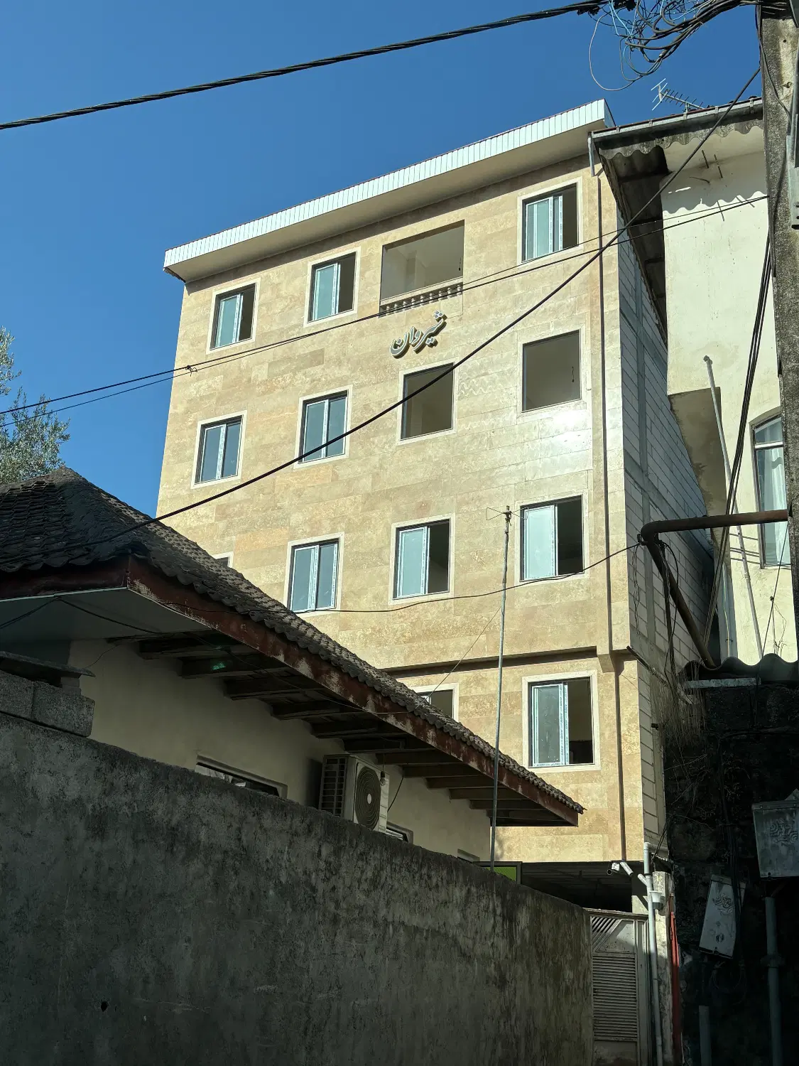 واحد آپارتمانی ۶۵ متری روبروی بیمارستان جدید