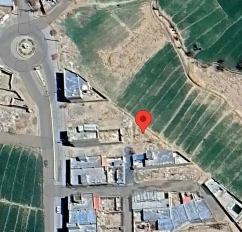 زمین نرسیده به میدان روستای نوقاب