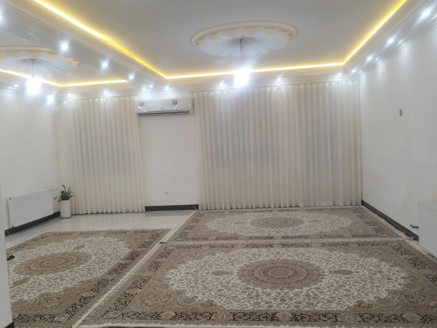 آپارتمان تک واحدی