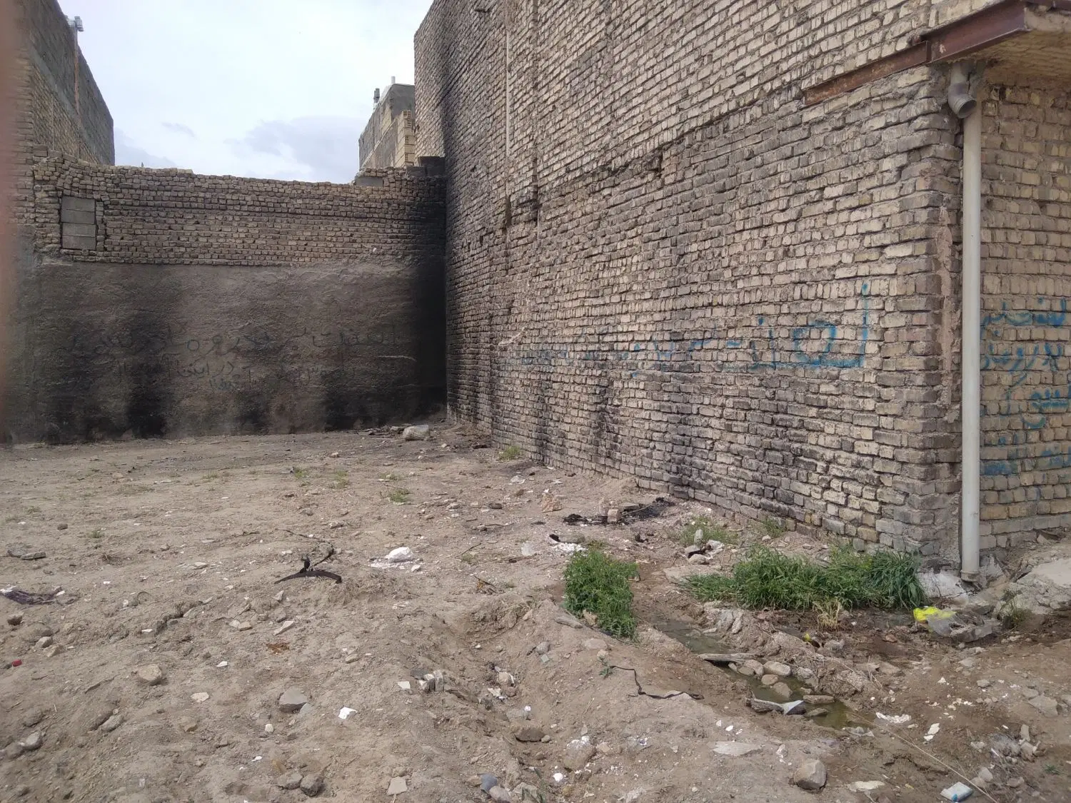 137متر زمین مسکونی