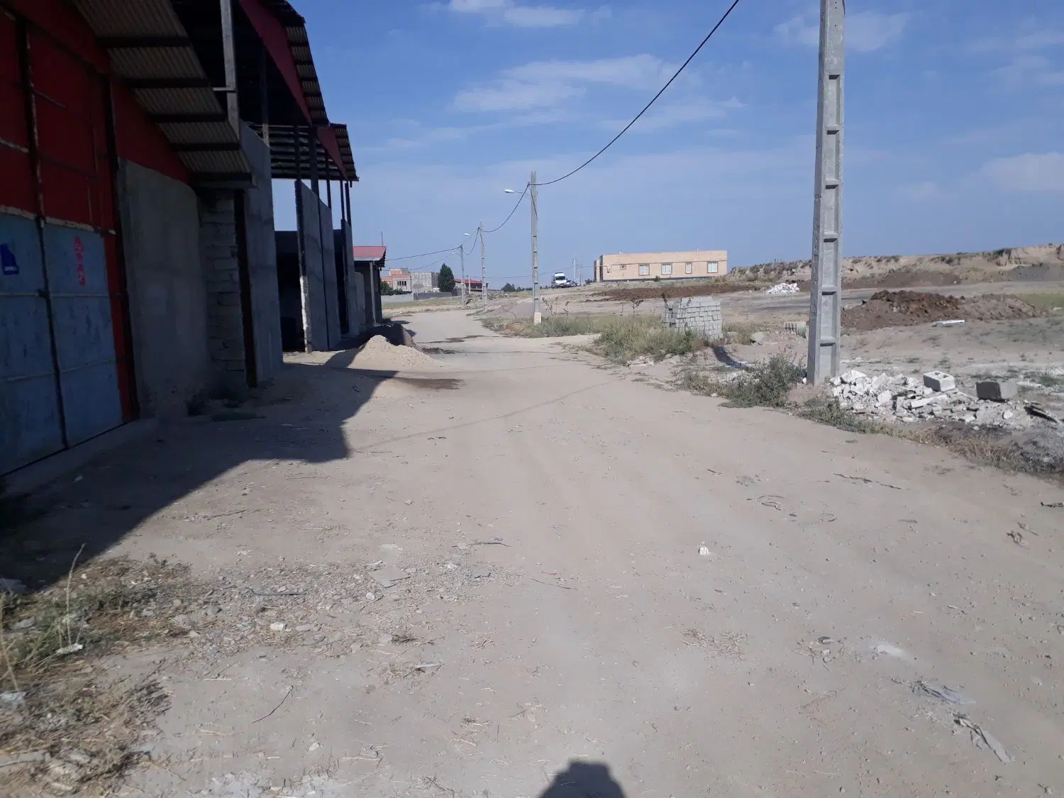 زمین کارگاهی حسن باروق ۱۵۰ متر