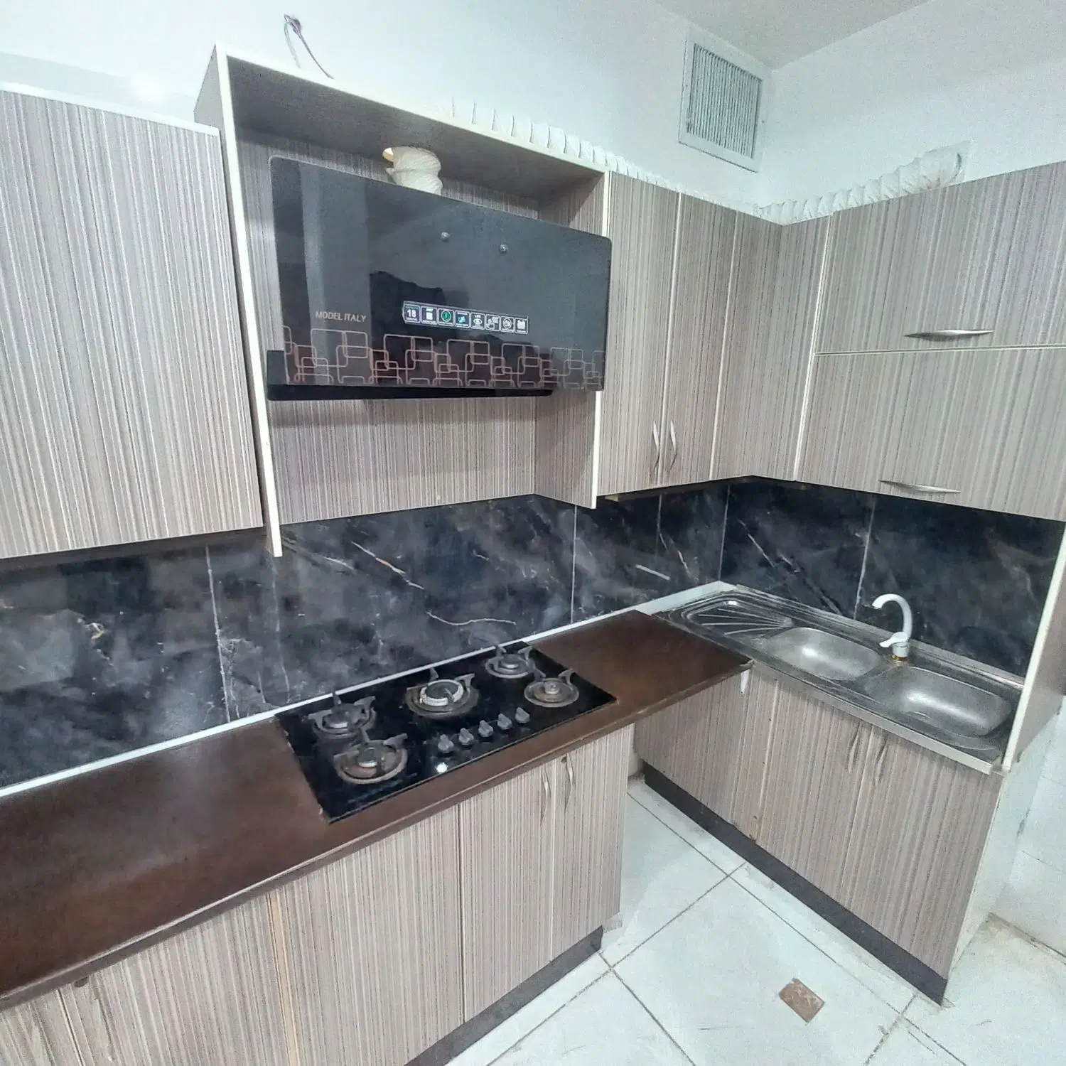 سطبقه نوساز جلوقواره ششدانگ تکبرگ
