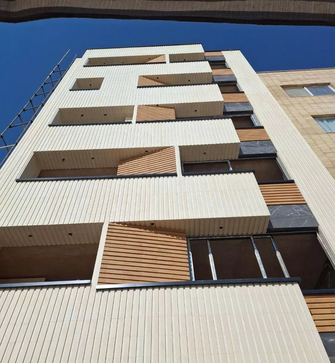 فروش آپارتمان تک واحدی ۱۵۷متری  ۳ خوابه
